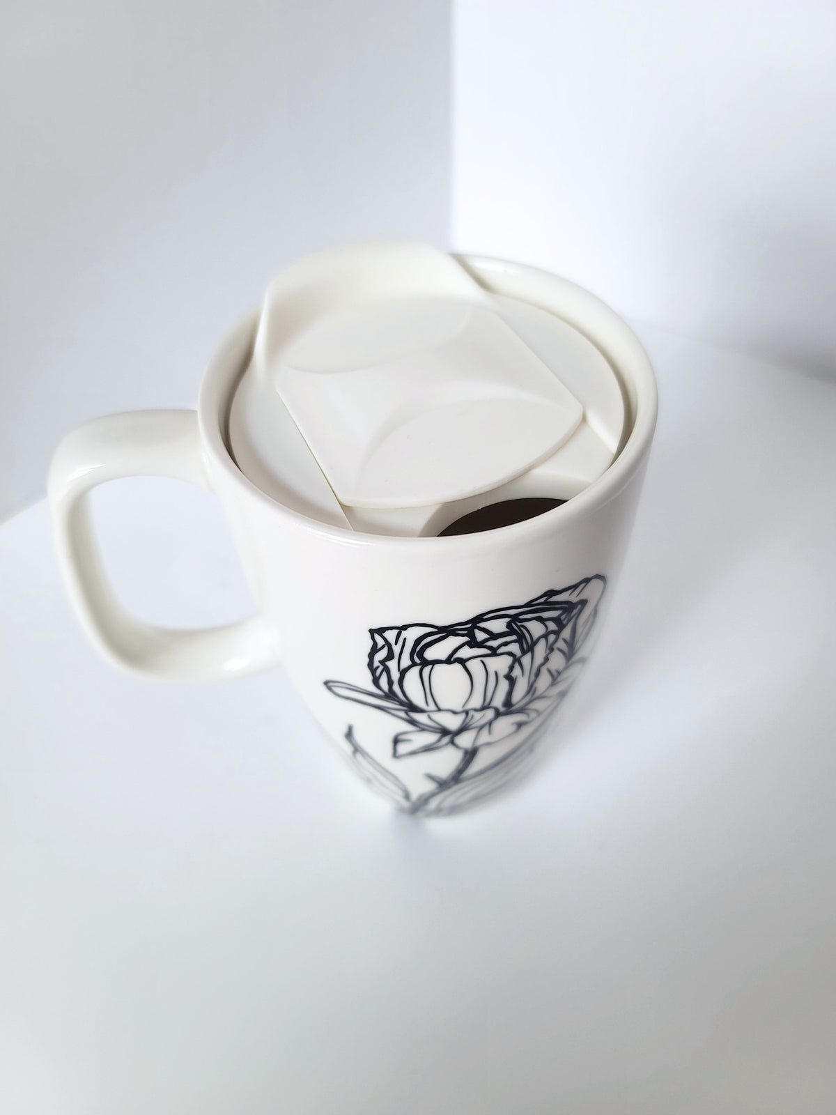 Peony Large Travel Mug